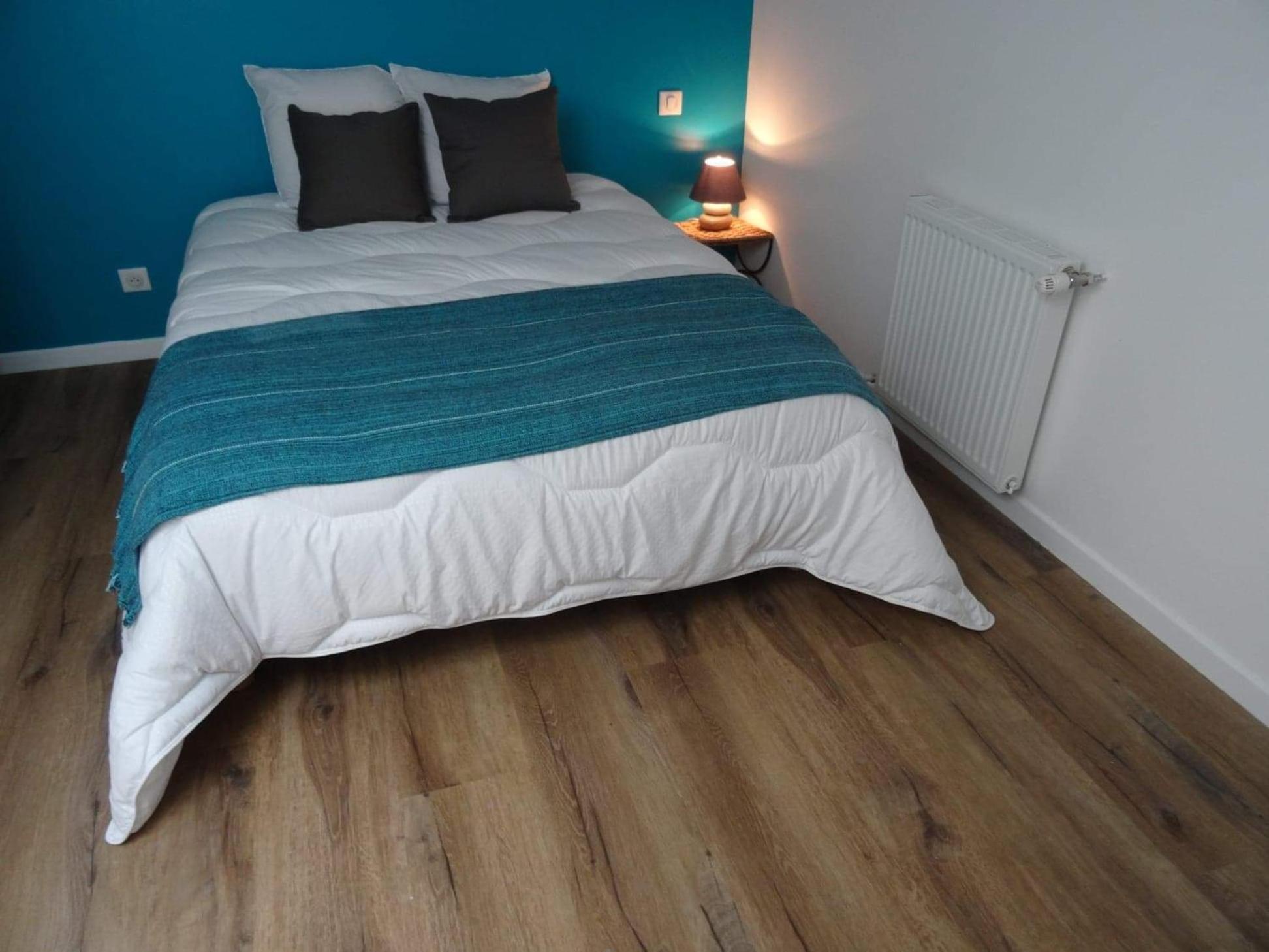 Privee En Colocation Dans Agreable Maison Avec Jardin - A Private In A Shared House With Garden Homestay *