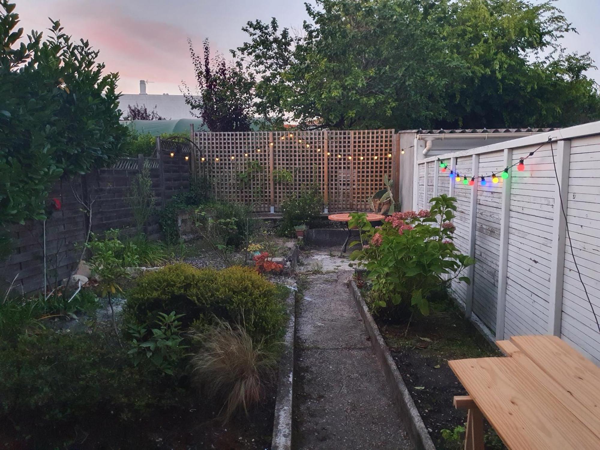 Accommodatie bij particulieren Privee En Colocation Dans Agreable Maison Avec Jardin - A Private In A Shared House With Garden *